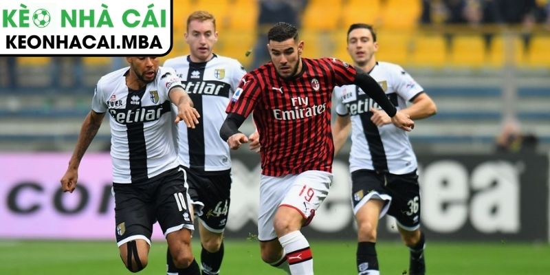 AC Milan chịu sức ép lớn, khởi đầu chệch choạc