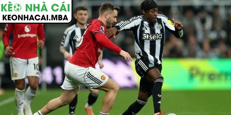 MU đứt mạch bất bại Ngoại hạng Anh: Cú sảy chân khiến Carrick đối mặt bước ngoặt 2 Newcastle chơi xuất sắc và tận dụng cơ hội tốt hơn