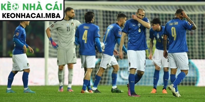 Italia lỡ hẹn World Cup: HLV Gattuso nghẹn ngào xin lỗi, tương lai bỏ ngỏ 4 Tương lai bất định và bài toán của bóng đá Ý